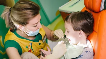 Стоматологическая поликлиника Уткин Зуб в Высоковольтном проезде фото 2 на сайте MoeOtradnoe.ru