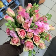 Магазин цветов Цветочный базар на улице Хачатуряна фото 2 на сайте MoeOtradnoe.ru